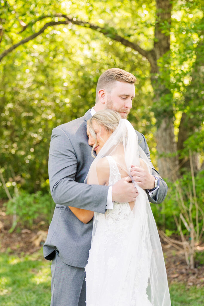 Reasons you should have a first look on your wedding day: